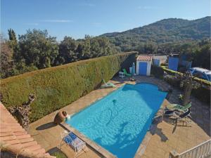 Hebergement Three-Bedroom Holiday Home in Collias : photos des chambres