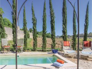 Hebergement Two-Bedroom Holiday Home in Pont Sanit Esprit : photos des chambres