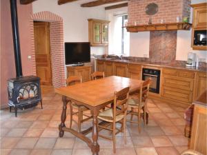 Hebergement Two-Bedroom Holiday Home in Rieupeyroux : photos des chambres