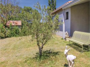 Hebergement Holiday home Charols 75 with Outdoor Swimmingpool : photos des chambres