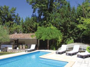 Hebergement Three-Bedroom Holiday Home in Puygiron : photos des chambres