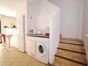 Hebergement One-Bedroom Holiday Home in Bollene : photos des chambres