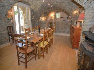 Hebergement Holiday Home Malbosc with Fireplace I : photos des chambres