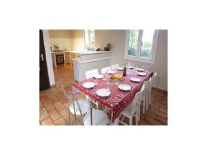 Hebergement Holiday home St Etienne de St Geoirs with a Fireplace 436 : photos des chambres