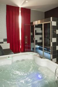 Hotel The Originals de l'Univers Montlucon (ex Inter-Hotel) : photos des chambres