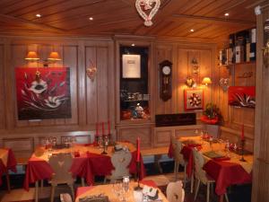 Citotel Hotel Restaurant Les Pins : photos des chambres