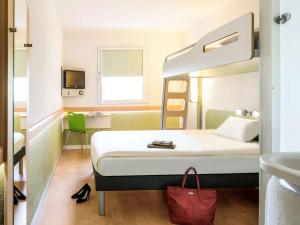 Hotel ibis budget Besancon Centre Gare : photos des chambres