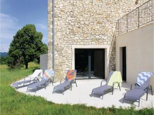 Hebergement Six-Bedroom Holiday Home in La Touche : photos des chambres