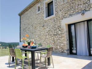 Hebergement Six-Bedroom Holiday Home in La Touche : photos des chambres