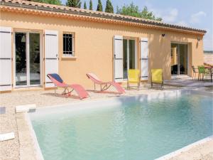 Hebergement Four-Bedroom Holiday Home in Valaurie : photos des chambres