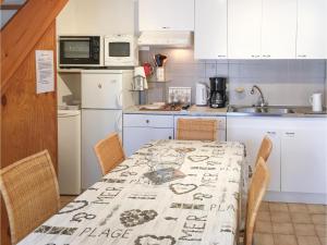 Hebergement Two-Bedroom Holiday Home in Faute sur Mer : photos des chambres