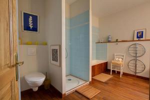 Hebergement Salvagnac-Cajarc Villa Sleeps 16 Pool WiFi : photos des chambres