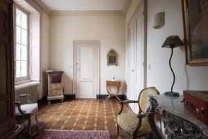 Hebergement Levernois Chateau Sleeps 20 Pool Air Con WiFi : photos des chambres