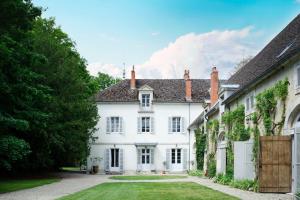 Hebergement Levernois Chateau Sleeps 15 Pool Air Con WiFi : photos des chambres