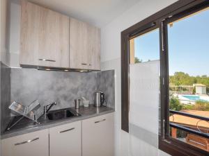 Hebergement Two-Bedroom Holiday Home in Banyuls Dels Aspres : photos des chambres
