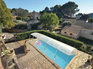 Hebergement Four-Bedroom Holiday Home in Cornillion Confoux : photos des chambres