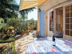 Hebergement Four-Bedroom Holiday Home in Cornillion Confoux : photos des chambres