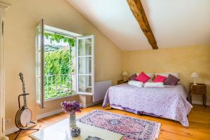 Hebergement Pujols-sur-Ciron Villa Sleeps 12 Pool WiFi : photos des chambres