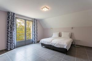 Hebergement Tuiliere Villa Sleeps 6 Pool Air Con WiFi : photos des chambres