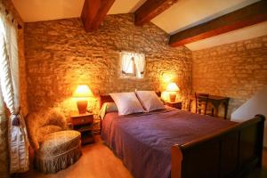 Hebergement Sainte-Foy-de-Longas Villa Sleeps 2 Pool WiFi : photos des chambres