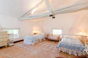 Hebergement Saint-Colomb-de-Lauzun Chateau Sleeps 12 Pool WiFi : photos des chambres