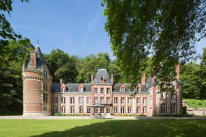 Hebergement Bazincourt-sur-Epte Chateau Sleeps 24 Pool WiFi : photos des chambres