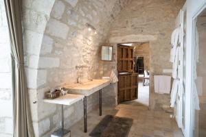 Hebergement Mailly-le-Chateau Chateau Sleeps 40 Pool Air Con : photos des chambres