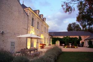 Hebergement Chizeray Chateau Sleeps 14 Pool WiFi : photos des chambres