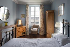 Hebergement Hiersac Chateau Sleeps 8 Pool WiFi : photos des chambres