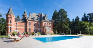 Hebergement Lorp-Sentaraille Chateau Sleeps 26 Pool WiFi : photos des chambres