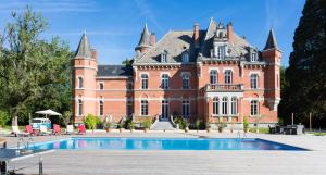 Hebergement Lorp-Sentaraille Chateau Sleeps 26 Pool WiFi : photos des chambres