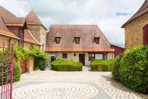 Hebergement Rouffignac-Saint-Cernin-de-Reilhac Villa Sleeps 18 : photos des chambres