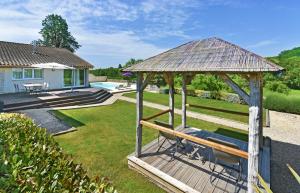 Hebergement Castelmoron-sur-Lot Villa Sleeps 6 Pool WiFi : photos des chambres