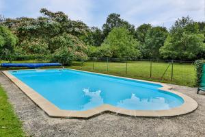 Hebergement Chermignac Villa Sleeps 6 Pool : photos des chambres