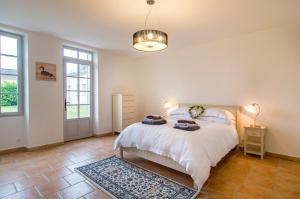Hebergement Agnac Villa Sleeps 22 Pool Air Con WiFi : photos des chambres