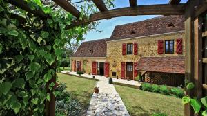 Hebergement Nadaillac-de-Rouge Villa Sleeps 8 Pool Air Con WiFi : photos des chambres