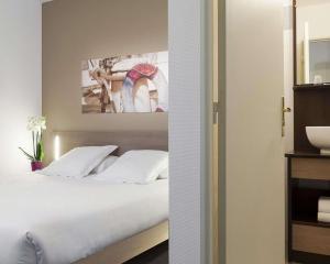 Hotel Comfort Suites Le-Port-Marly Paris Ouest : photos des chambres