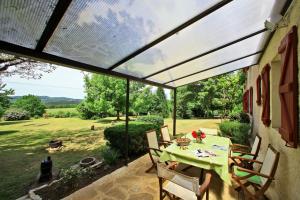 Hebergement Lamothe-Fenelon Villa Sleeps 8 Pool Air Con WiFi : photos des chambres