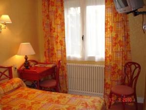 Logis Hotel du Pont Neuf : photos des chambres