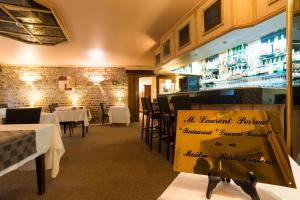 Hotel Restaurant Laurent Perreal : photos des chambres