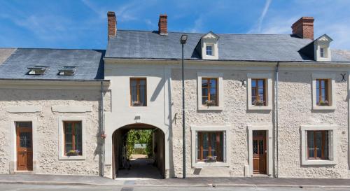 L'ancien prieuré : Chambres d'hotes/B&B proche de Courcelles-la-Forêt