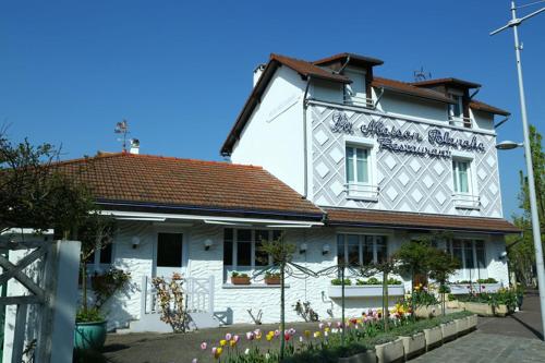 Hôtel Restaurant Maison Blanche : Hotel proche de Rungis