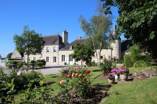 Manoir de Turqueville les Quatre Etoiles : Chambres d'hotes/B&B proche de Saint-Martin-de-Varreville