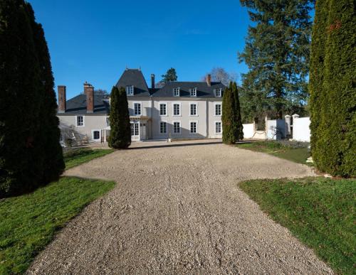 Chateau de Moison, Domaine Eco Nature : Chambres d'hotes/B&B proche de Les Aix-d'Angillon