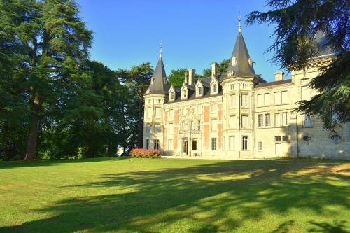 Chateau de Varambon : Chambres d'hotes/B&B proche de Saint-André-sur-Vieux-Jonc