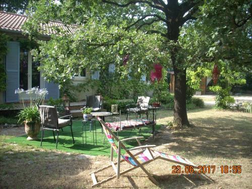 le jardin de Charlotte : Chambres d'hotes/B&B proche de Serviers-et-Labaume