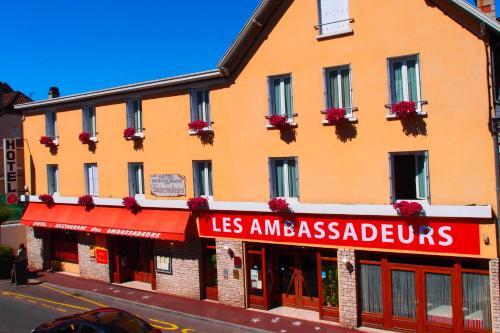 Les Ambassadeurs Hotel Le News - Logis : Hotel proche de Cuzance