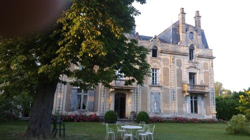 Château Saint Vincent : Chambres d'hotes/B&B proche de Castets-en-Dorthe