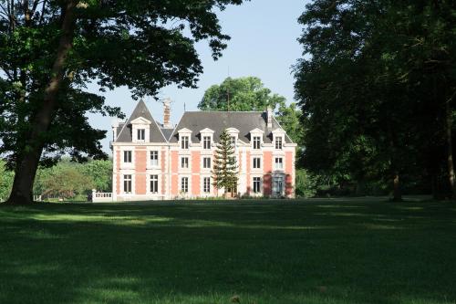 Chateau de Saint Germain : Chambres d'hotes/B&B proche de Montreuil-l'Argillé