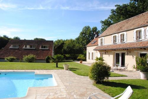 Villa Dikaria : Chambres d'hotes/B&B proche de La Brosse-Montceaux